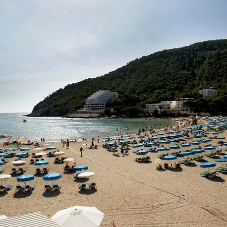 Apartamentos Cala Llonga 칼라 이온가 외부 사진