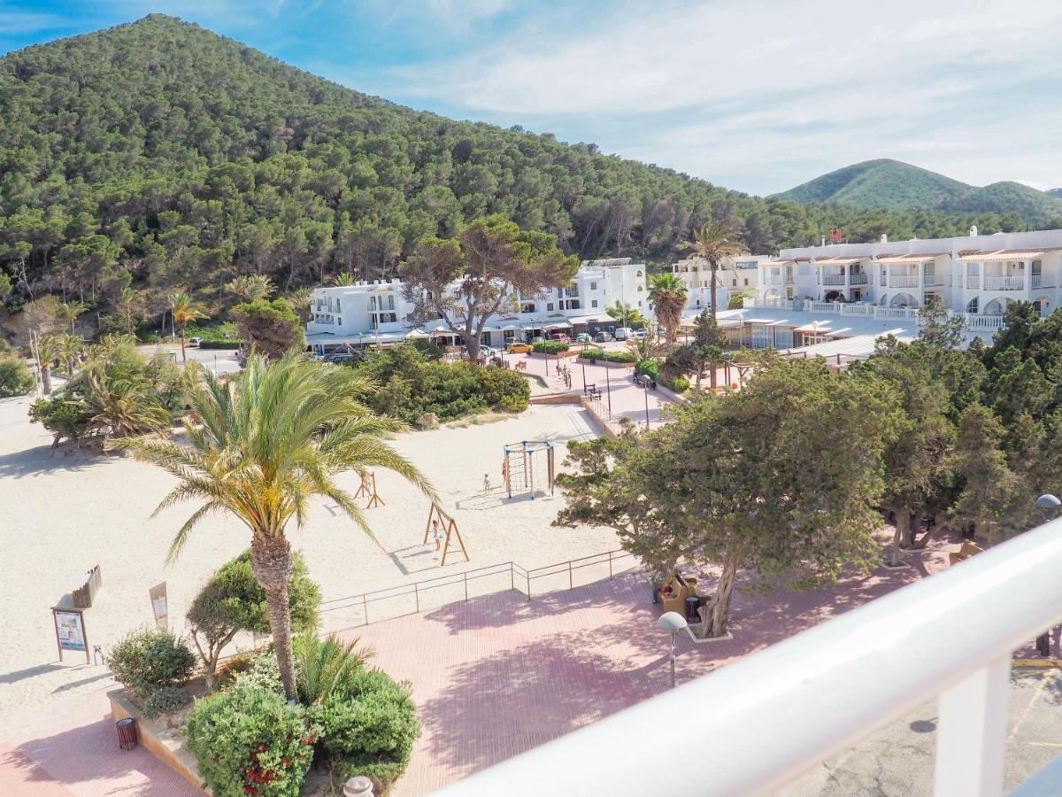 Apartamentos Cala Llonga 칼라 이온가 외부 사진