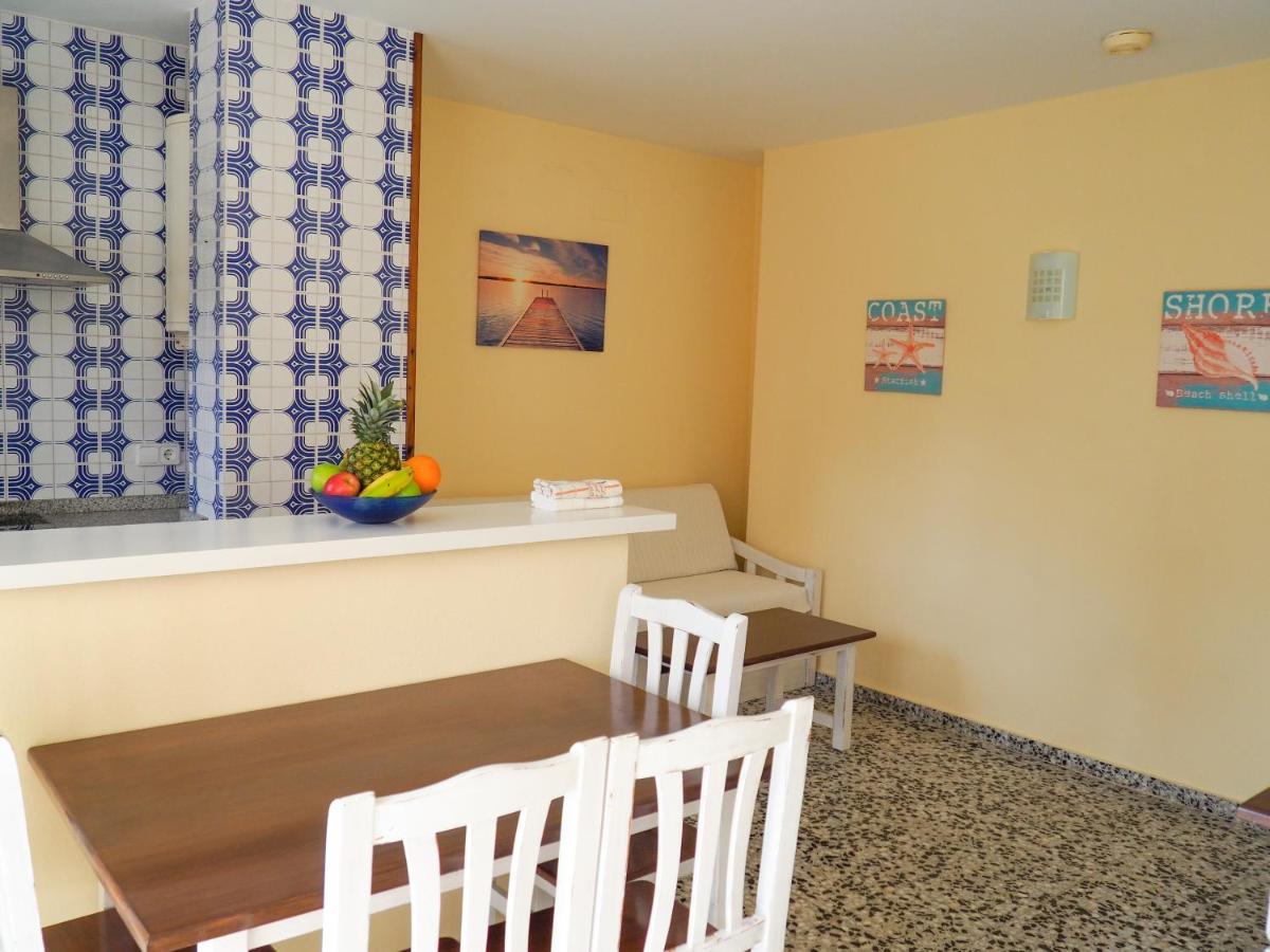 Apartamentos Cala Llonga 칼라 이온가 외부 사진