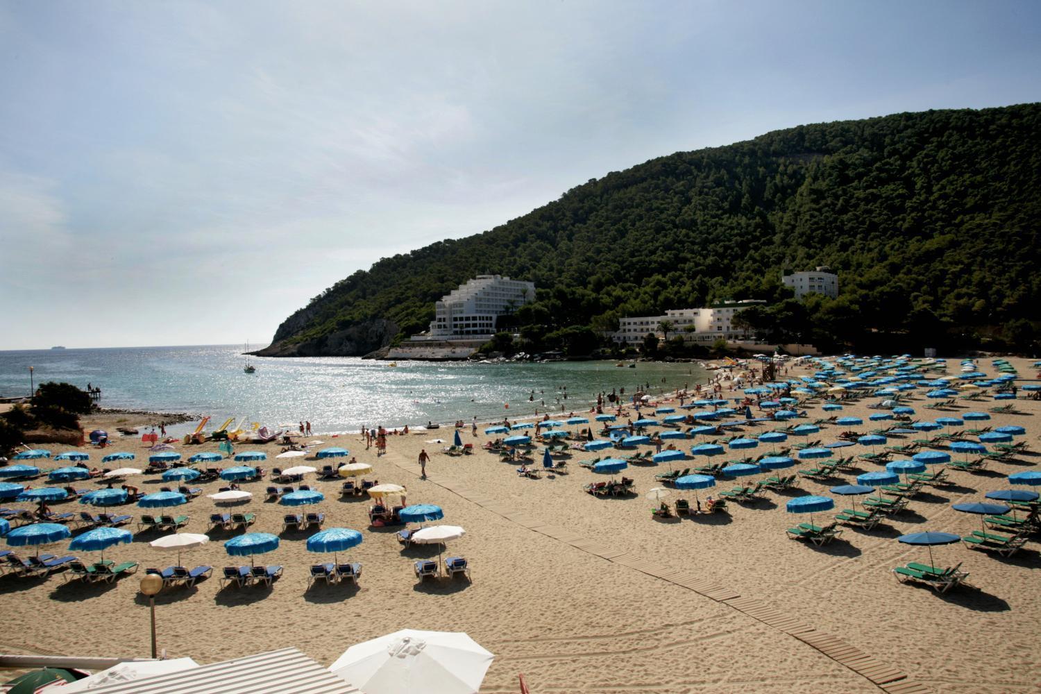 Apartamentos Cala Llonga 칼라 이온가 외부 사진