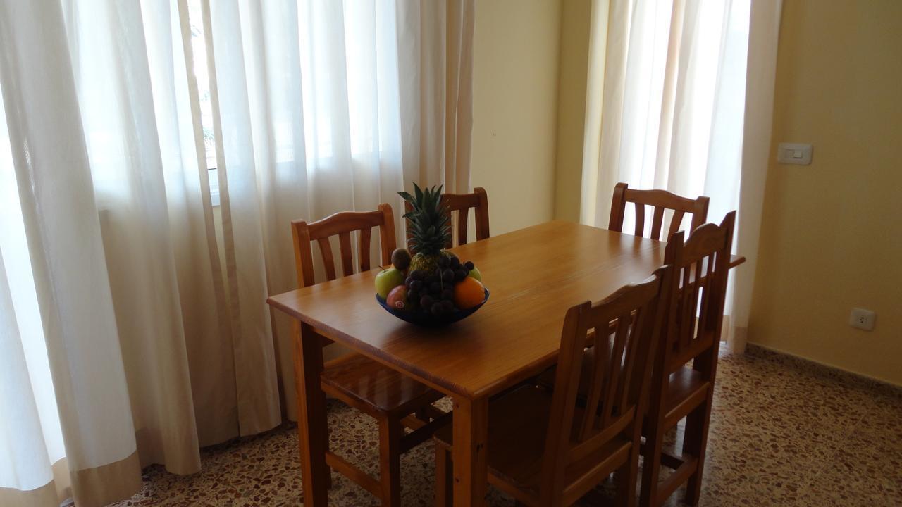 Apartamentos Cala Llonga 칼라 이온가 외부 사진