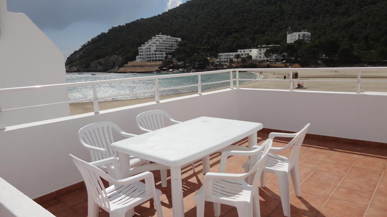 Apartamentos Cala Llonga 칼라 이온가 외부 사진