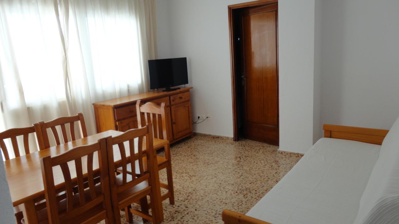 Apartamentos Cala Llonga 칼라 이온가 외부 사진