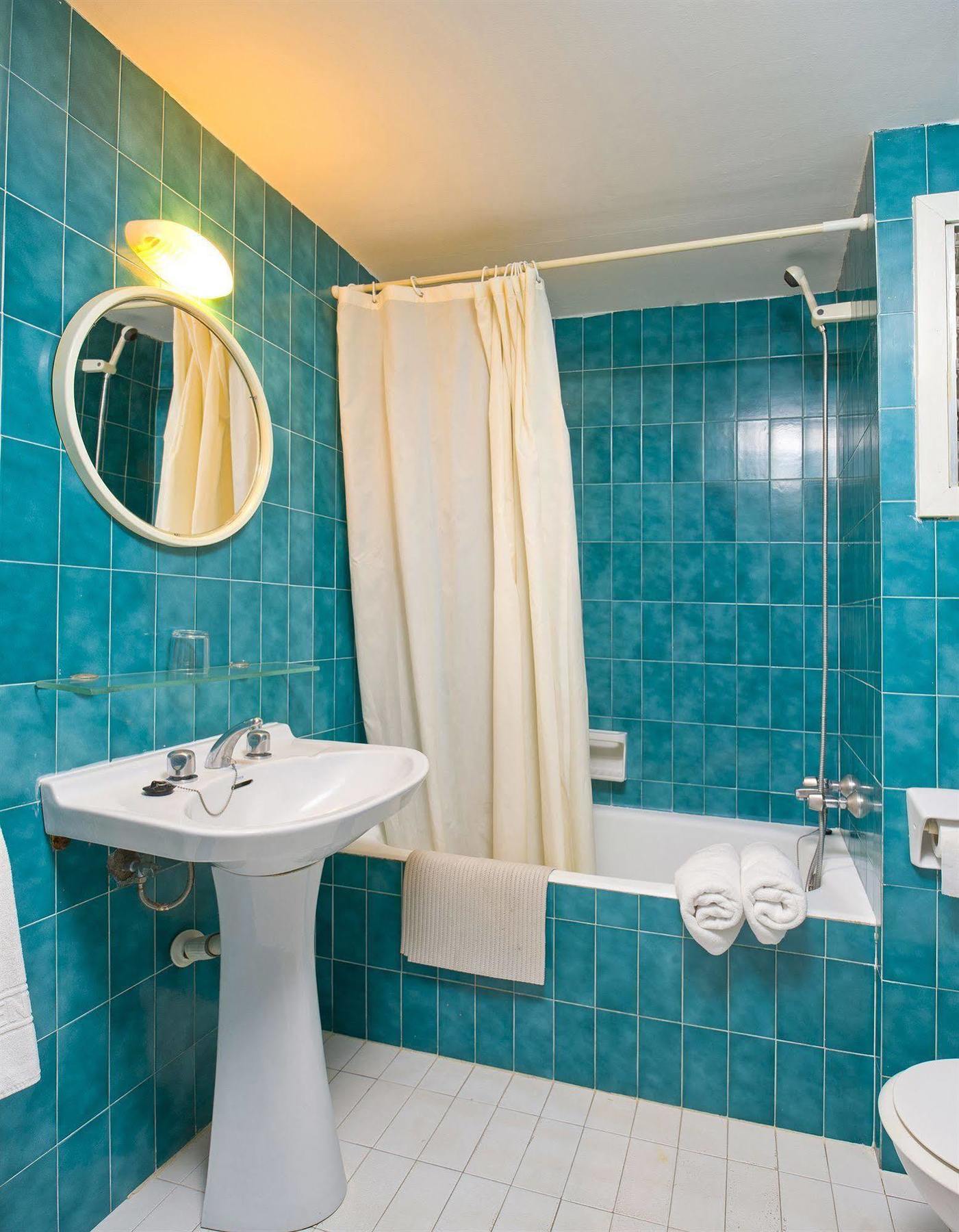 Apartamentos Cala Llonga 칼라 이온가 외부 사진