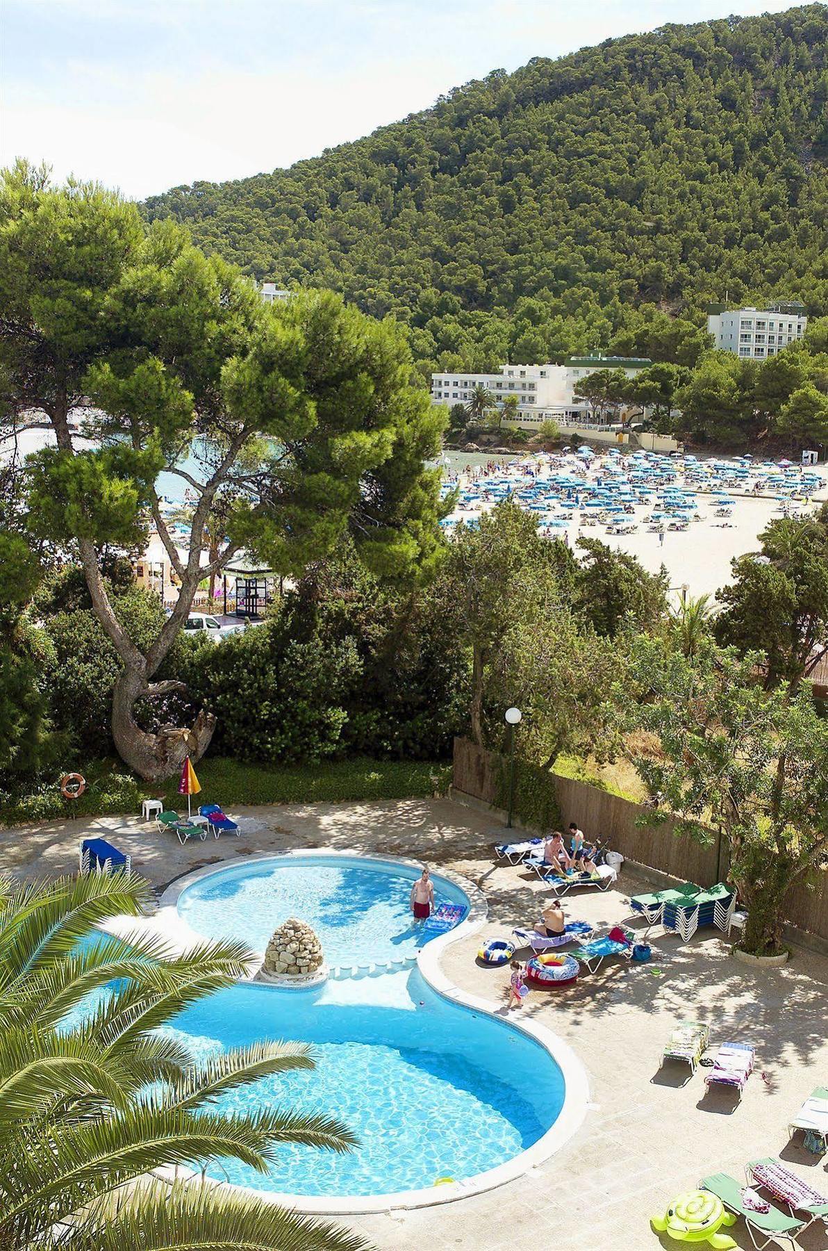 Apartamentos Cala Llonga 칼라 이온가 외부 사진