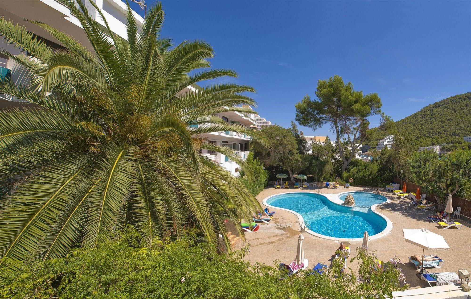 Apartamentos Cala Llonga 칼라 이온가 외부 사진