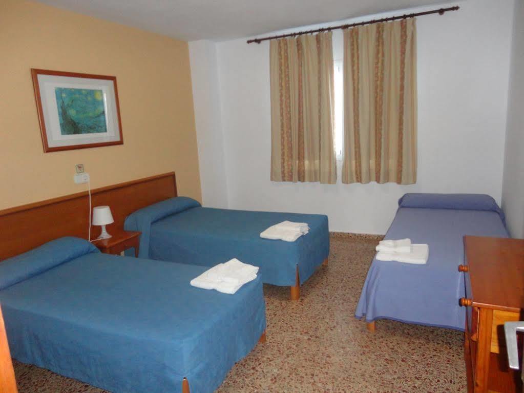 Apartamentos Cala Llonga 칼라 이온가 외부 사진